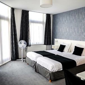 Zimmer mit zwei Einzelbetten